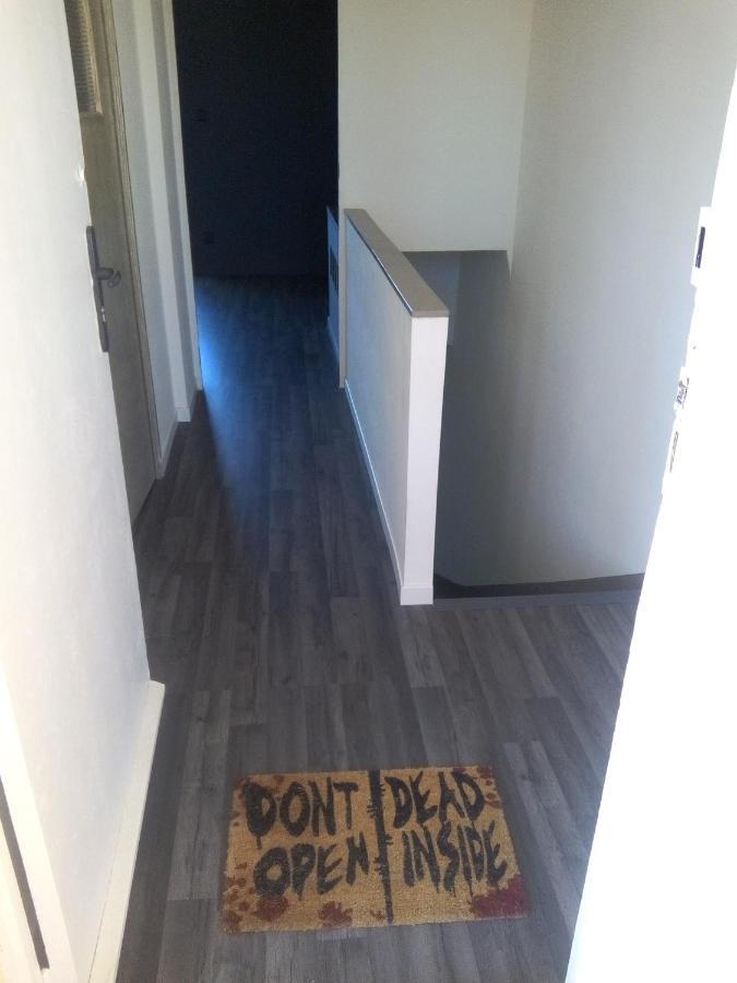 Appartement En Duplex Au 3Ieme Etage Sans Ascenseur Йер Экстерьер фото